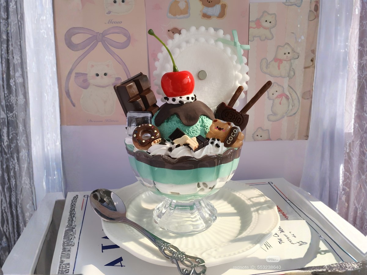 Mint Chocolate Charm Sundae